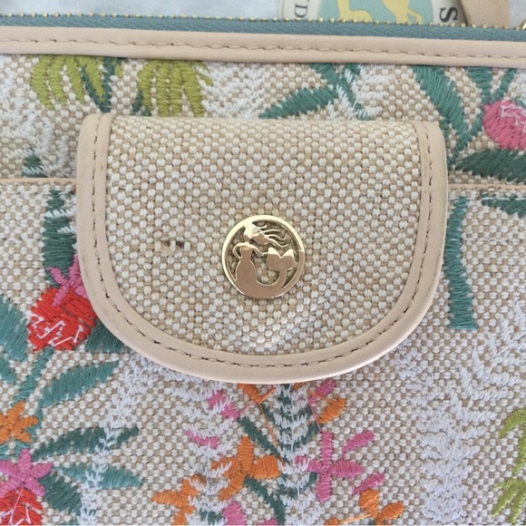 NWT Spartina Floral Embroidered Crossbody Bag - Picture 8 of 16